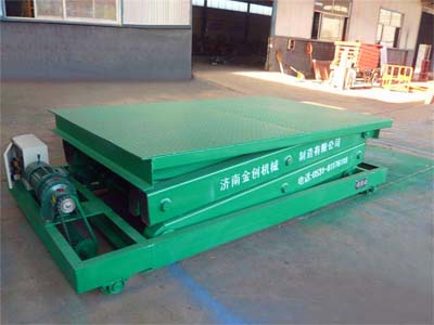 自行走液壓升降平臺(tái) 自行走液壓升降平臺(tái)