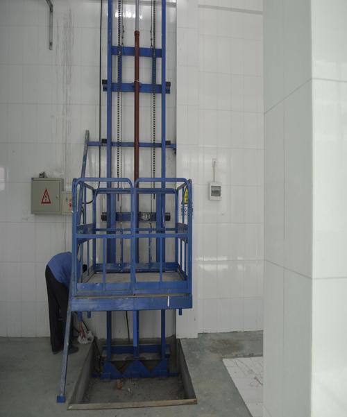 鏈條液壓升降貨梯-導(dǎo)軌式 鏈條液壓升降貨梯-導(dǎo)軌式