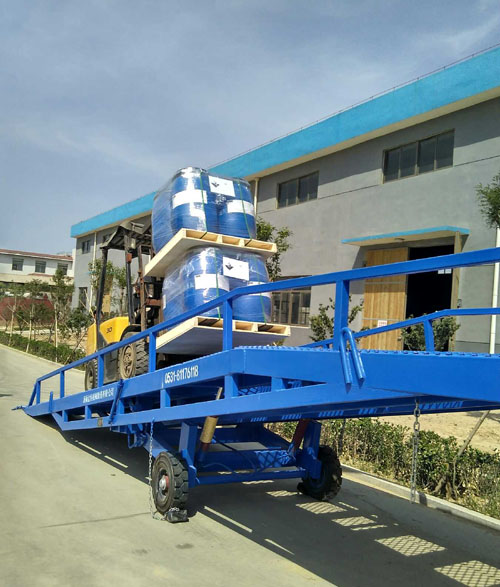 移動式登車橋 移動式登車橋