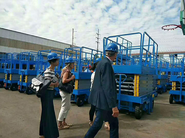 移動剪叉式液壓升降平臺 移動剪叉式液壓升降平臺