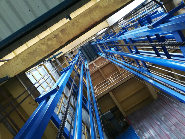 鏈條導(dǎo)軌式液壓升降機 鏈條導(dǎo)軌式液壓升降機