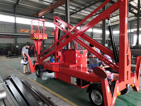 曲臂式液壓升降平臺(tái) 曲臂式液壓升降平臺(tái)