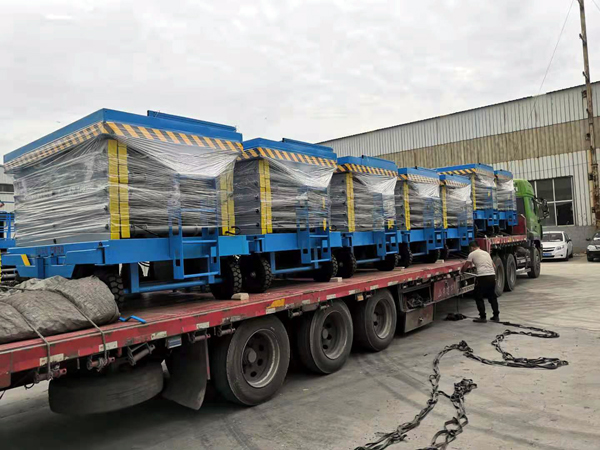 移動式液壓升降平臺 移動式液壓升降平臺