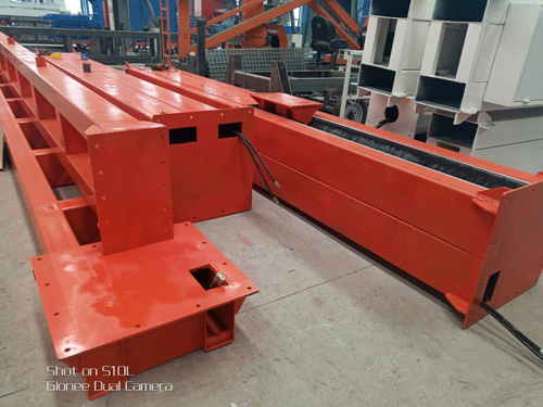 噴塑完成等待發(fā)貨的限高架 噴塑完成等待發(fā)貨的限高架